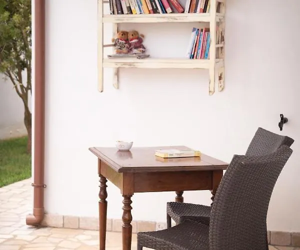 Alojamento de Acomodação e Pequeno-almoço Aurora Salentina 4*